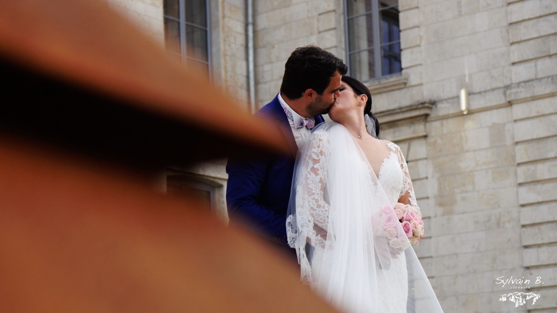 Film mariage Château de Couturelle Artois Pas-de-Calais — Sandra et Ambroise — château XVIIIe parc 11ha orangerie allées champêtres drone Arras — Sylvain B Vidéaste Arras
