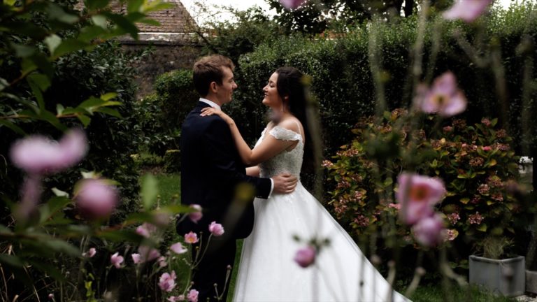 Film mariage Jardins de la Matelote Boulogne-sur-Mer Côte d'Opale — Manon et Maxime — propriété 1803 Camp Napoléon salle cheminée chapiteau baies vitrées jardin 1,5ha drone — Sylvain B Vidéaste Arras
