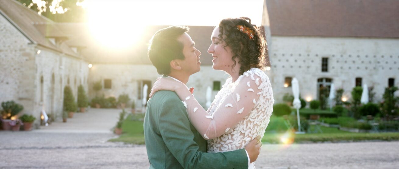 Profiter de son mariage sans stresser — mariés détendus et complices vivant pleinement leur journée, filmés par Sylvain B Vidéaste, Arras