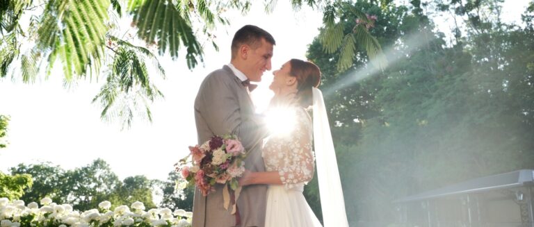 Film mariage Château de Percey Yonne Bourgogne — Clarisse et Jordan — château XVIIIe Orangerie 560 m² parc 8 ha fontaine labyrinthe végétal Canal de Bourgogne 5 gîtes drone — Sylvain B Vidéaste Arras