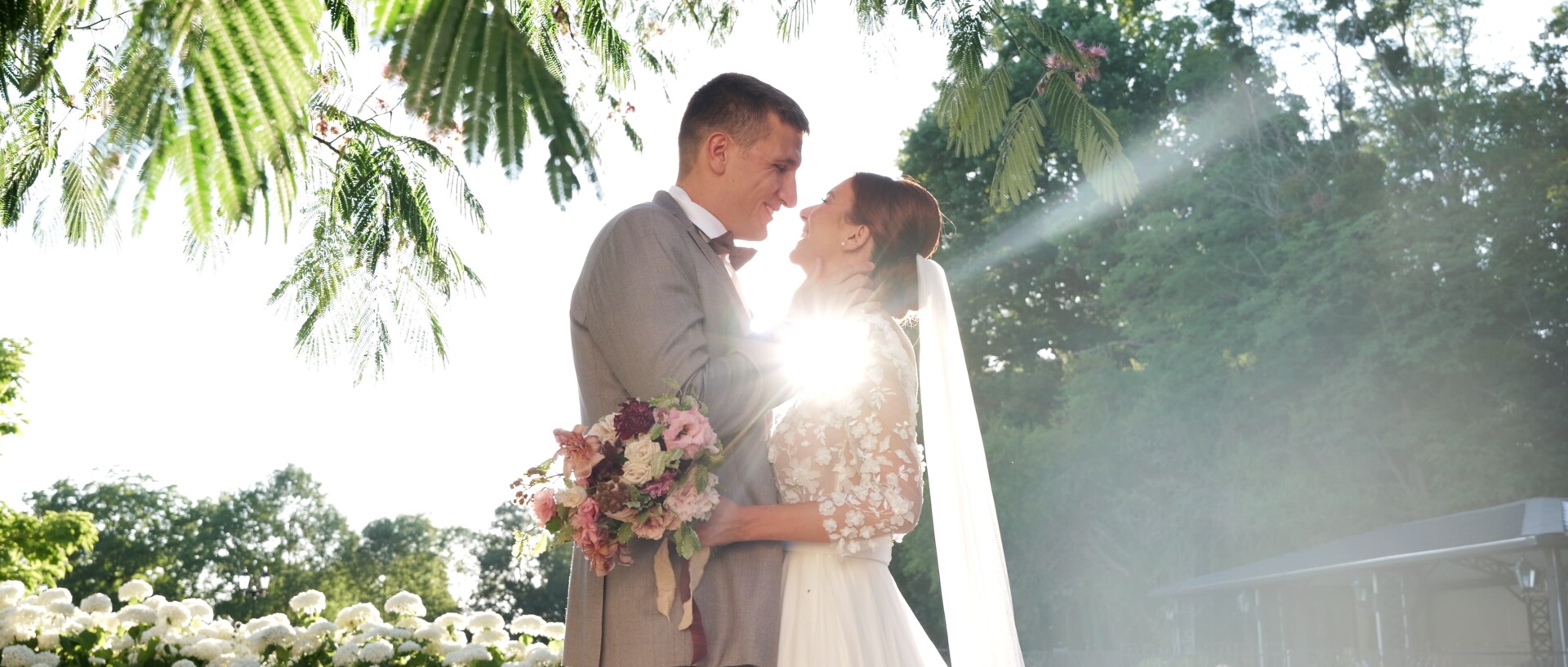 Film mariage Château de Percey Yonne Bourgogne — Clarisse et Jordan — château XVIIIe Orangerie 560 m² parc 8 ha fontaine labyrinthe végétal Canal de Bourgogne 5 gîtes drone — Sylvain B Vidéaste Arras